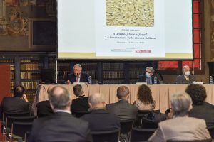 Il Prof. Giorgio Cantelli Forti durante la Relazione d'apertura_Credita Mkey (002)